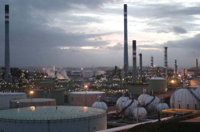 CCOO, UGT y las contratas de Repsol-Puertollano acuerdan las condiciones de 1.500 trabajadores